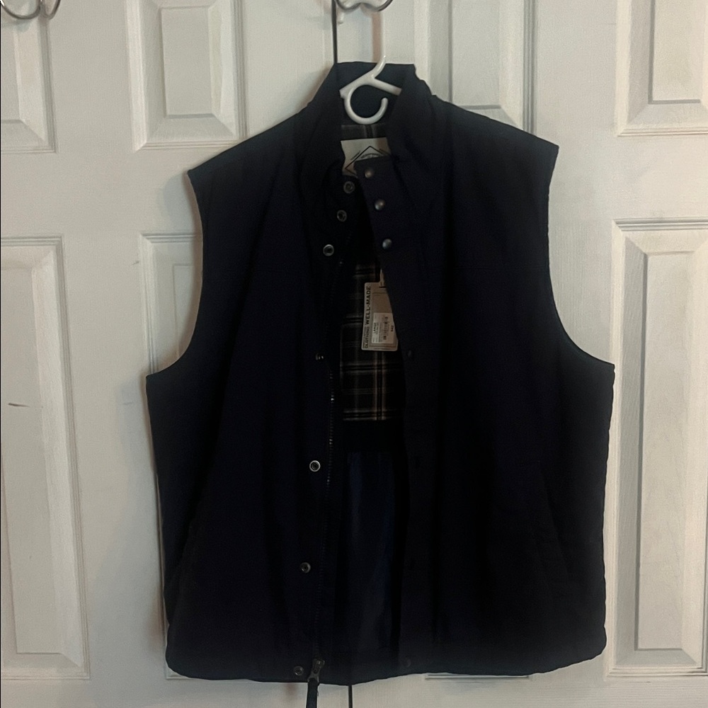 St. John's Bay Men's Navy Vest